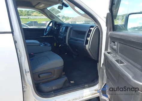 2013 Ram 1500 Express z USA, uszkodzony, nr VIN 1C6RR7FT1DS556827